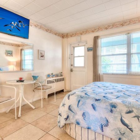 Tropic Terrace #16 - Beachfront Rental Apts St. Pete Beach Extérieur photo