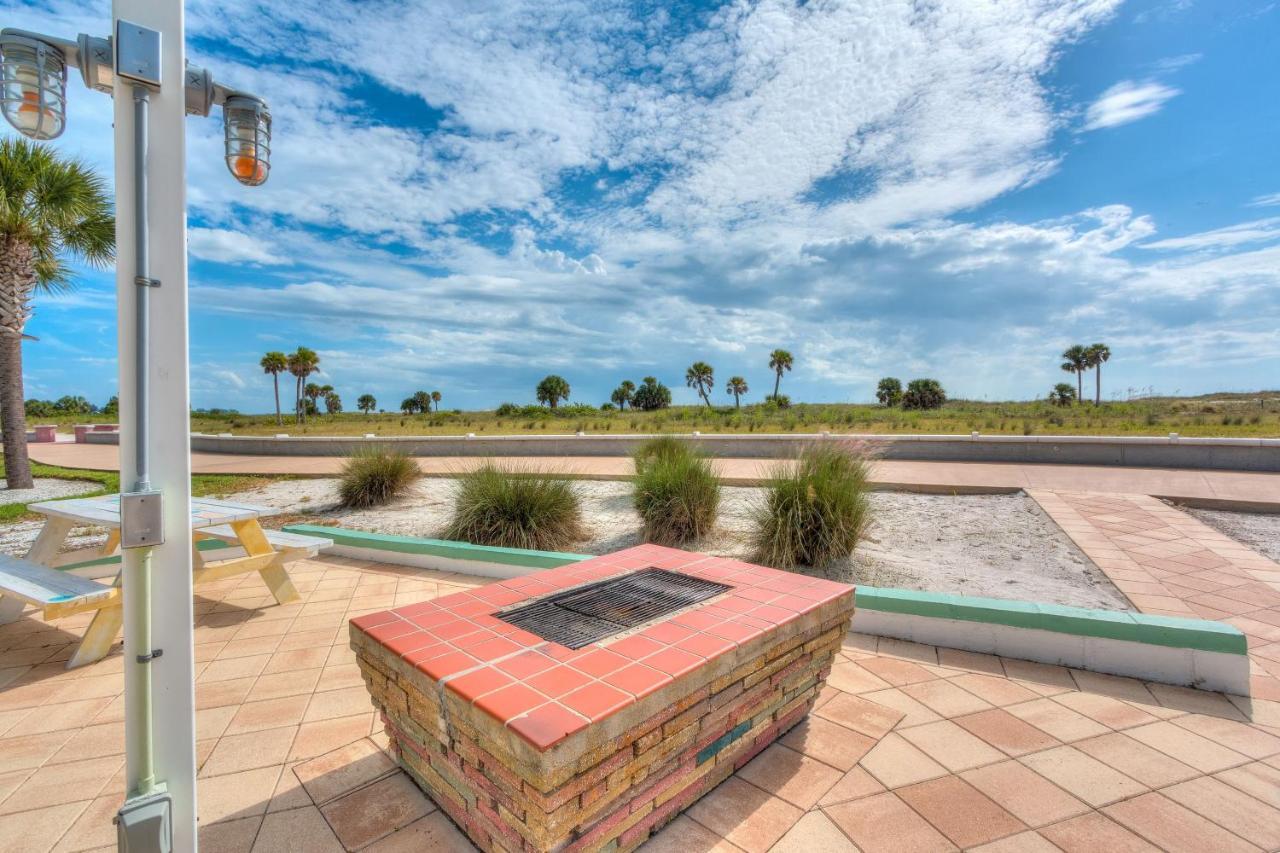 Tropic Terrace #16 - Beachfront Rental Apts St. Pete Beach Extérieur photo