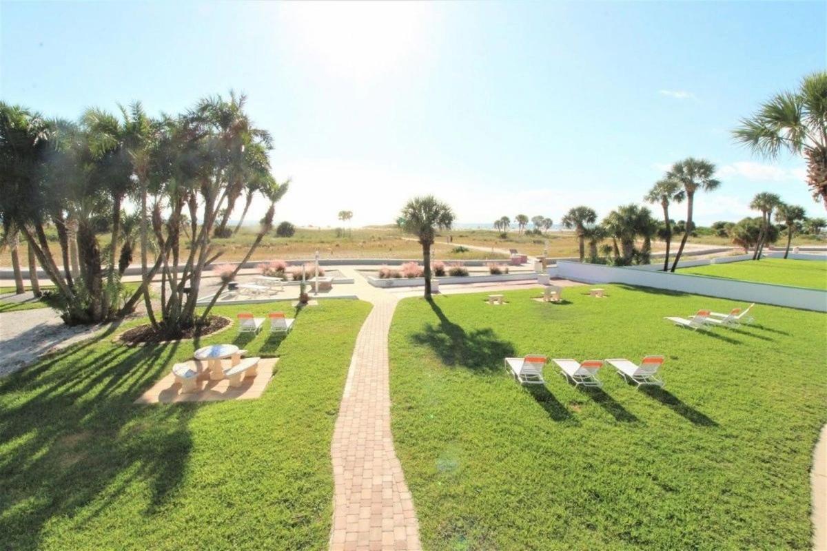 Tropic Terrace #16 - Beachfront Rental Apts St. Pete Beach Extérieur photo