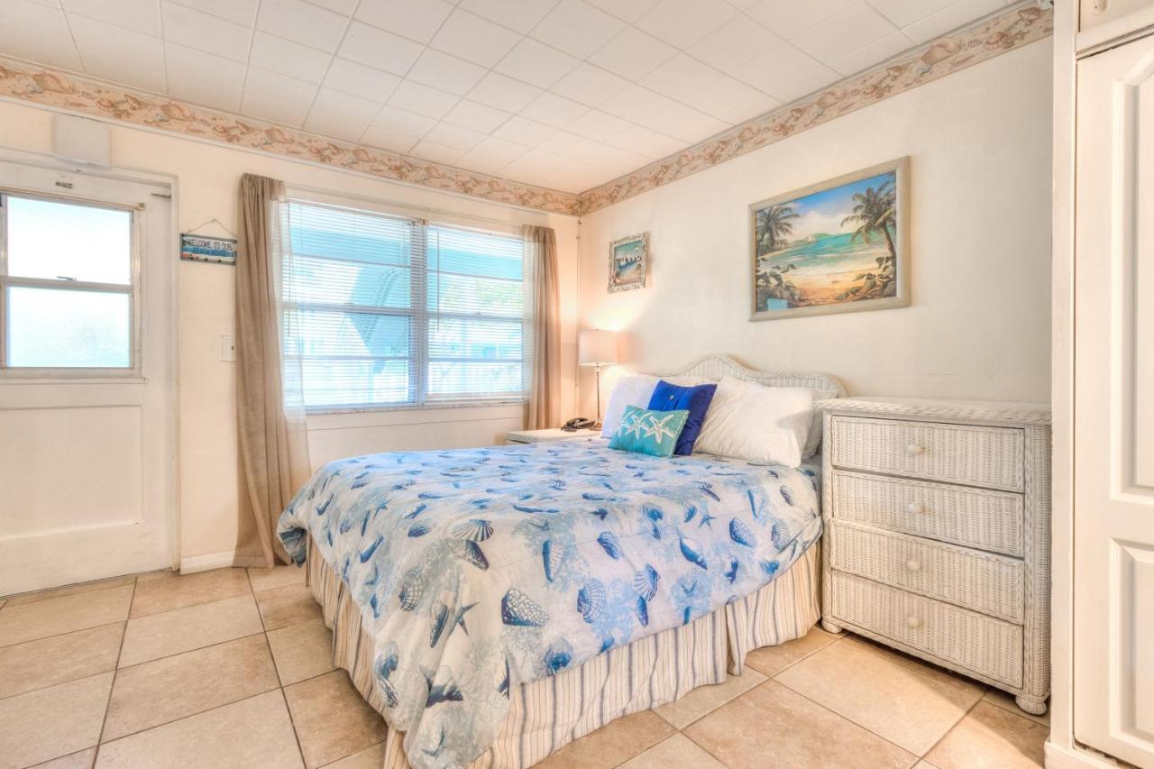 Tropic Terrace #16 - Beachfront Rental Apts St. Pete Beach Extérieur photo